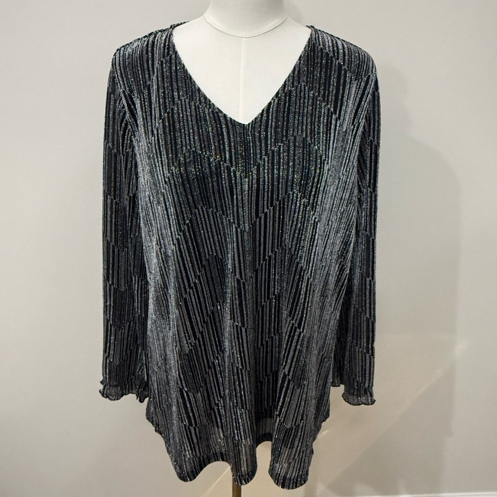 Elegant Black and Gray Sparkly Blouse - Picture 7 of 9